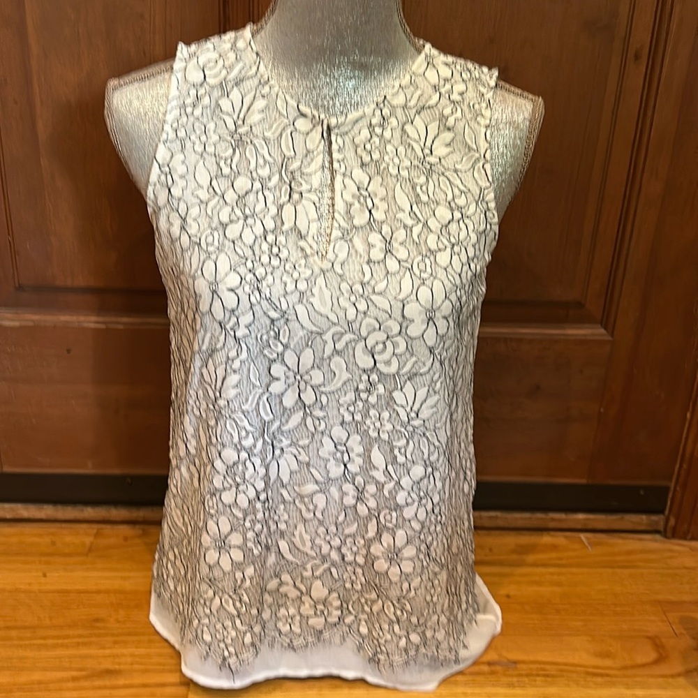 Elegant Floral Lace Sleeveless Top by ecru